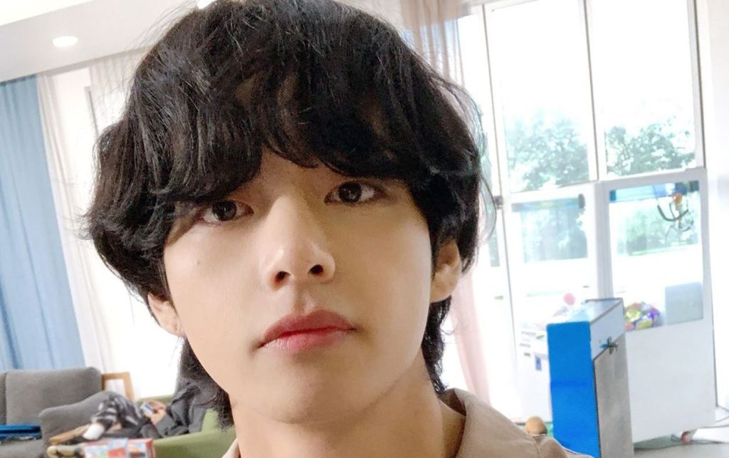 Taehyung talks about his relationship with BTS and how he can't be hypocritical