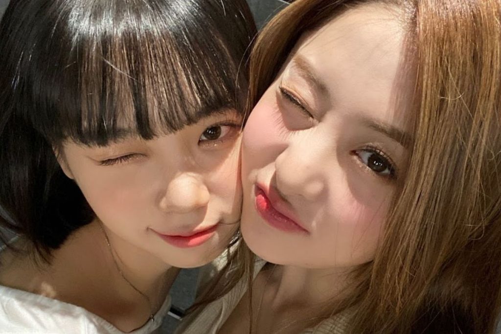 Agency reports LE SSERAFIM's Chaewon and Yunjin injuries after car accident