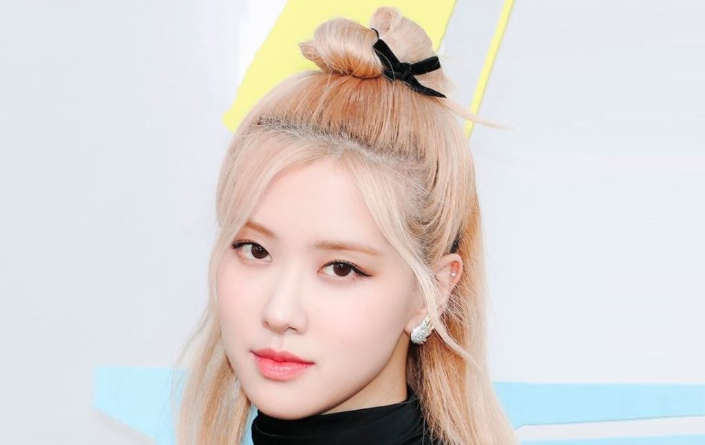 BLACKPINK's Rosé had romantic dinner in Europe with a beautiful girl