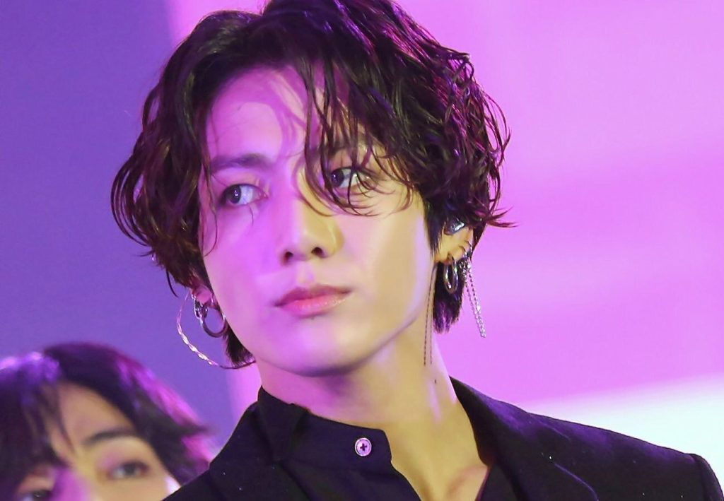 Jungkook from BTS is embarrassed live for his farts