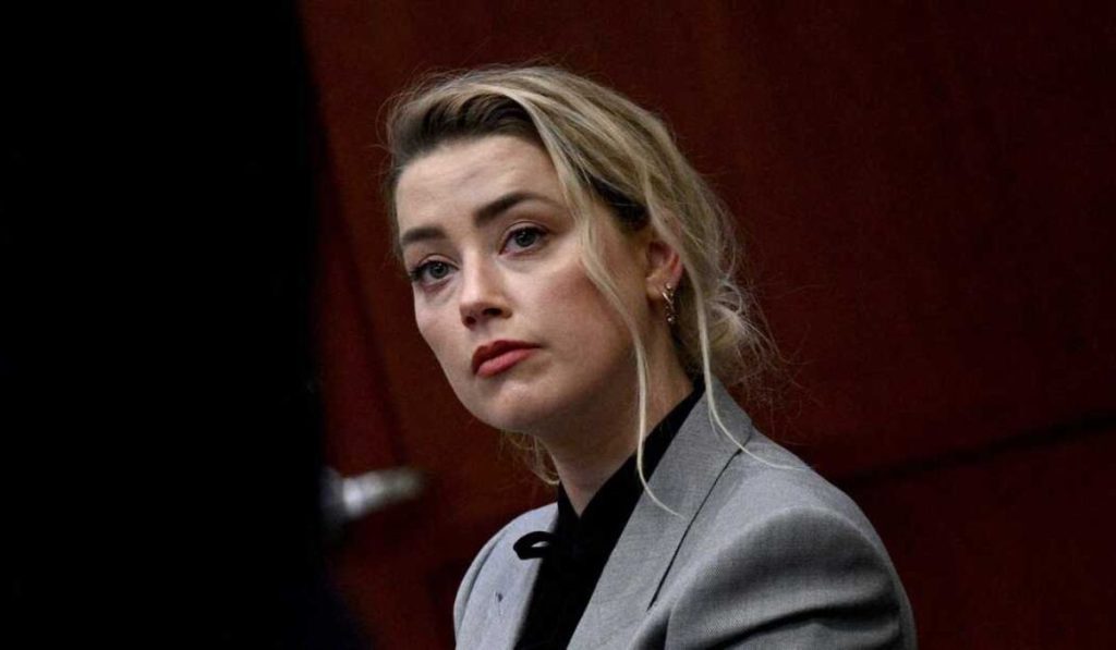 Amber Heard is living on the streets to scape from her millionaire debt