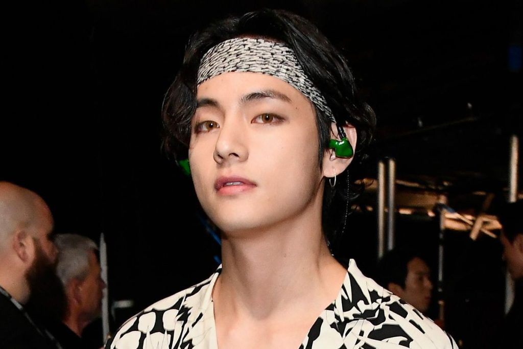 BTS' Taehyung reveals 5 essential items that he always carries in his bag