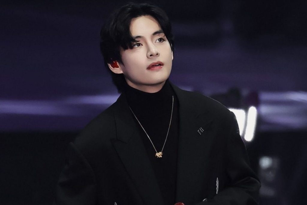 BTS' Taehyung uploads a photo without clothes on Instagram