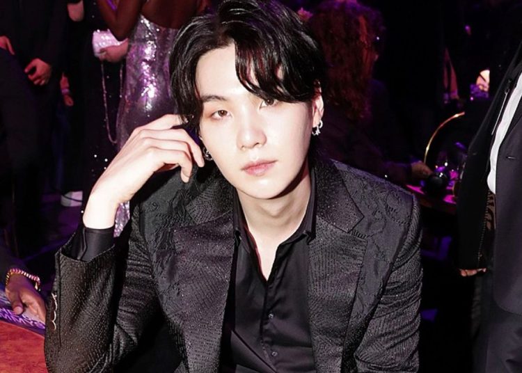 Does BTS' Suga have a girlfriend? look at the evidence