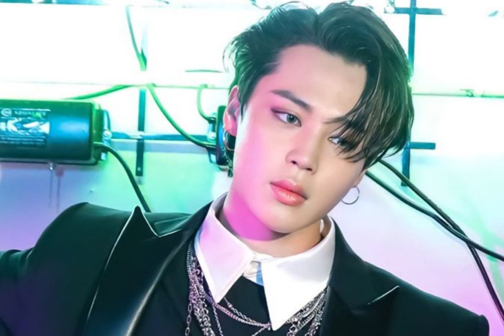 Find out the 12 essential items of BTS' Jimin in his 'What’s In My Bag?'