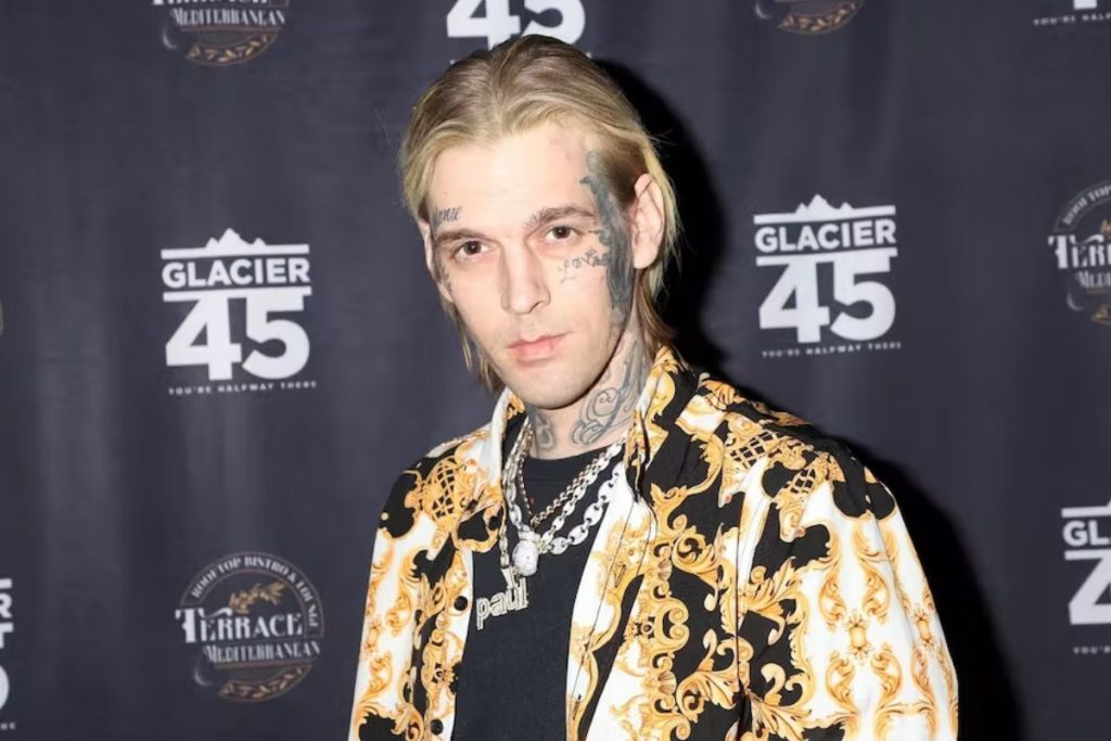 Singer Aaron Carter found lifeless in his bathtub