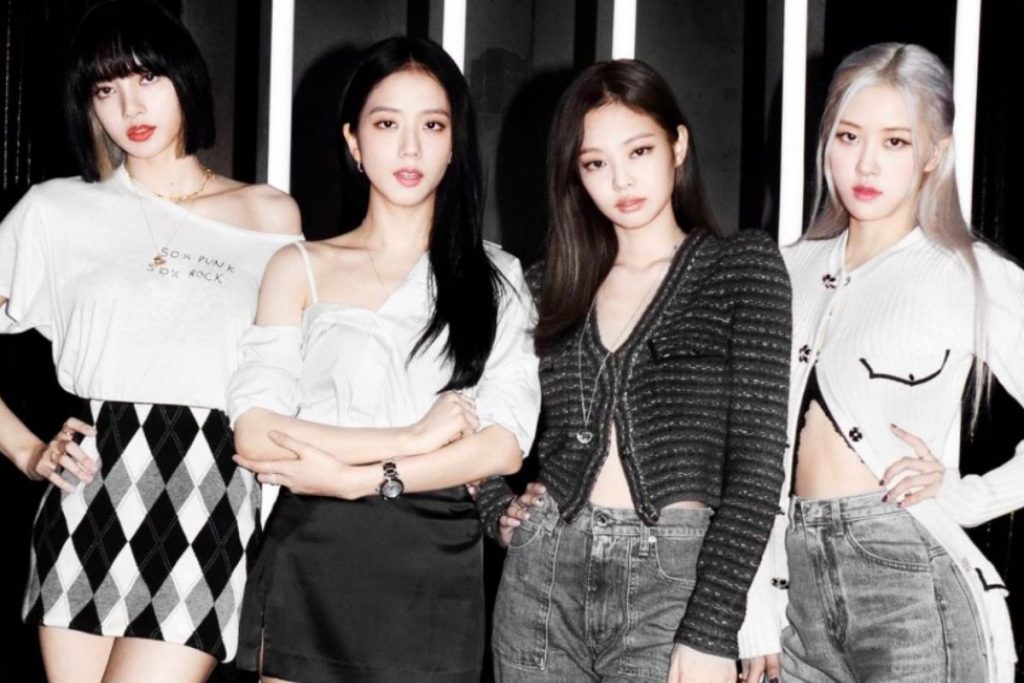 Soccer narrator started singing a BLACKPINK song live