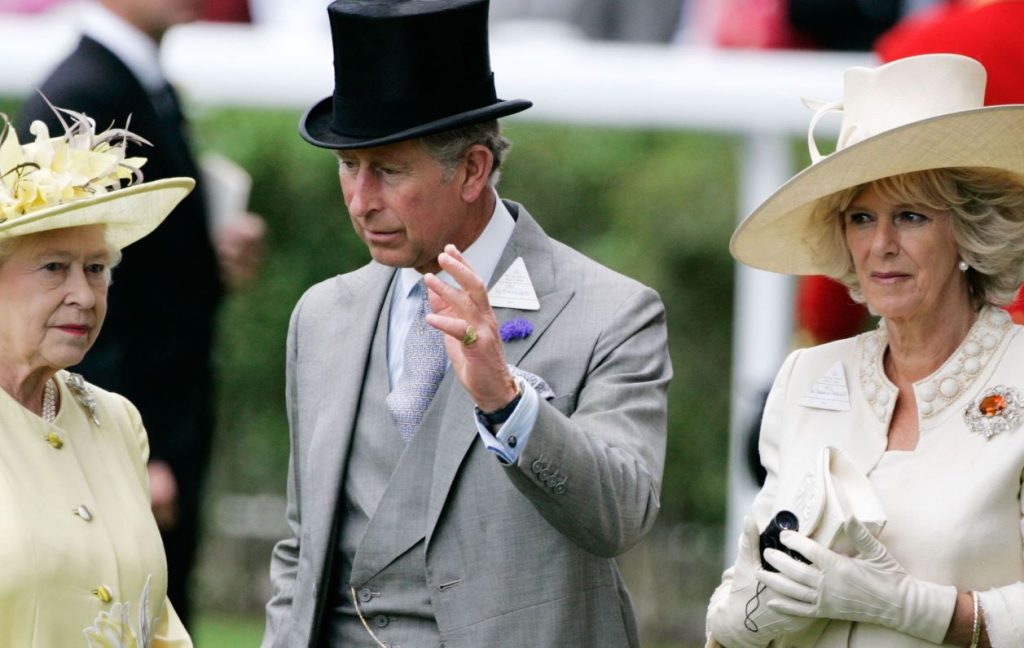 The humiliations Camilla Parker Bowles suffered by Queen Elizabeth II