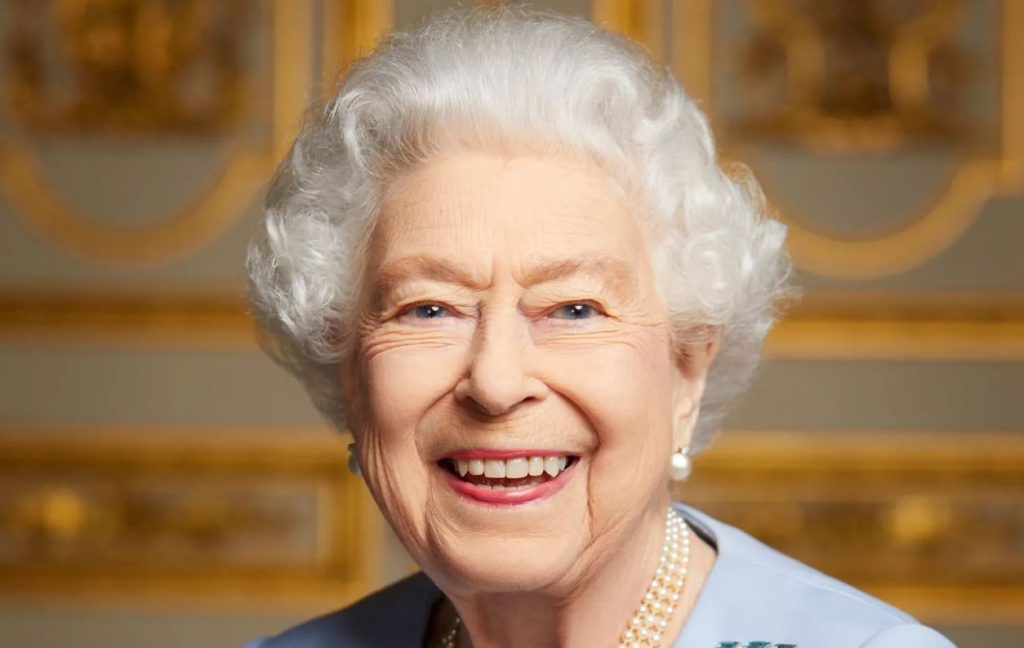 The theories that confirm Queen Elizabeth II might have faked her death