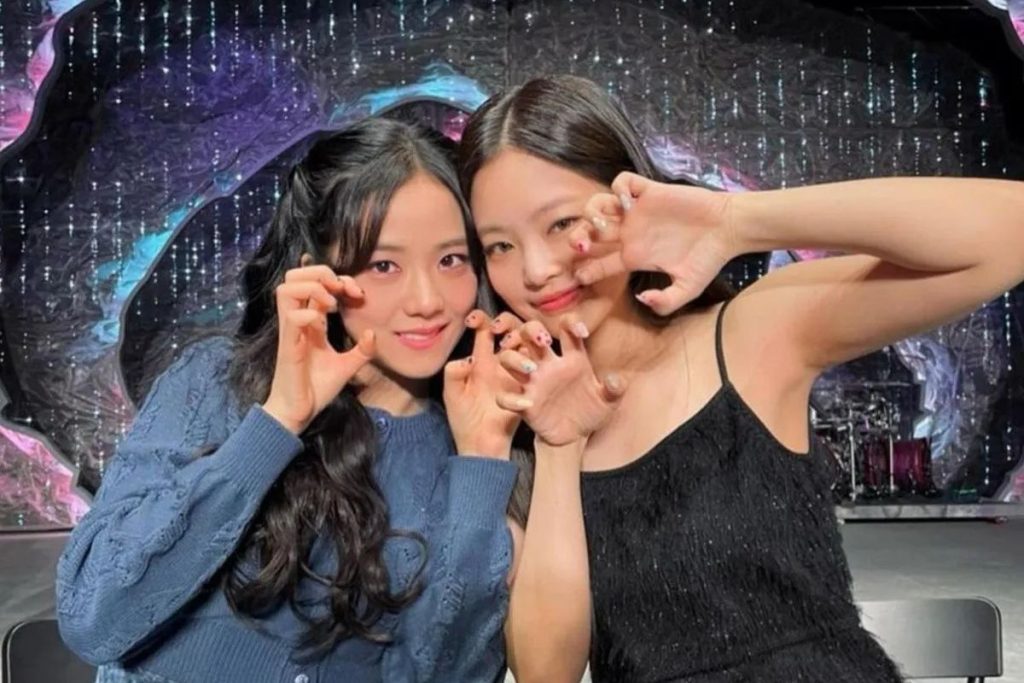 BLACKPINK: Jennie seduces Jisoo with an unexpected sexy dance in Europe