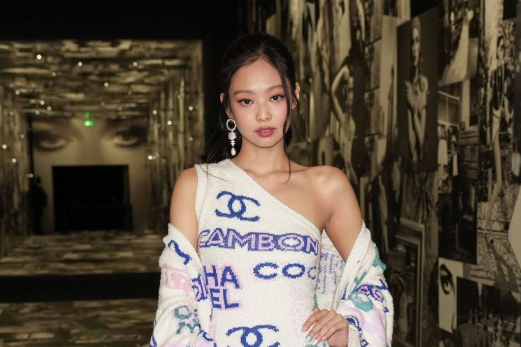 BLACKPINK's Jennie receives mixed reactions for her 'revealing' outfit and twerk in Paris