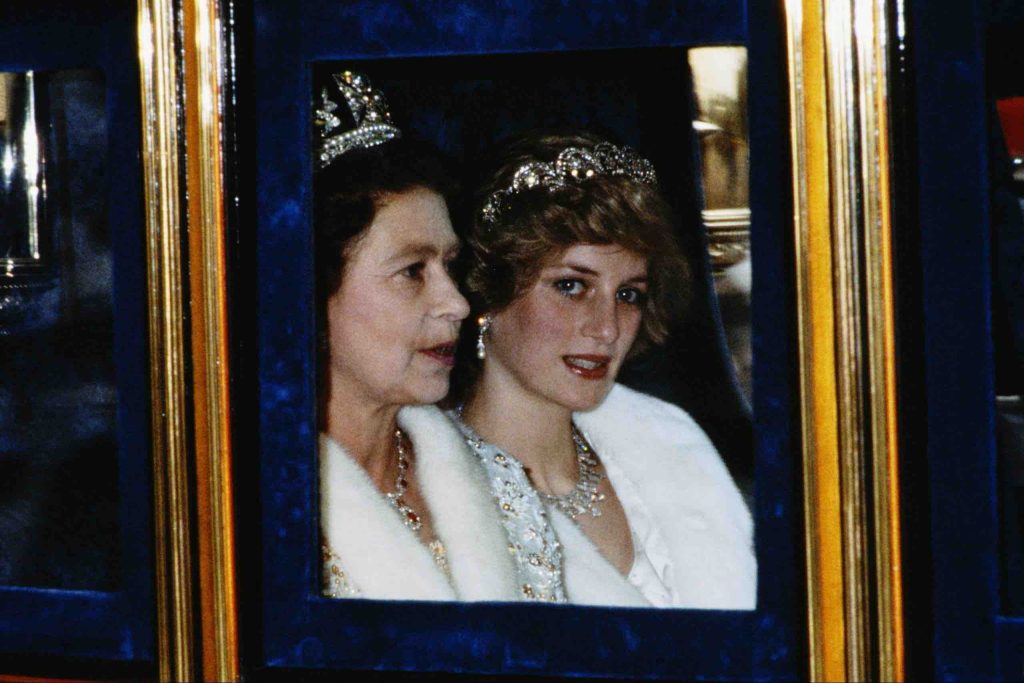 Elizabeth II assaulted Lady Di in an outburst of rage