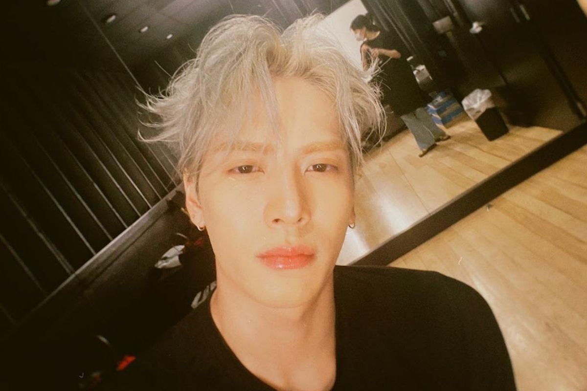 2. GOT7's Jackson Shows Off His New Blonde Hair on Instagram - wide 8