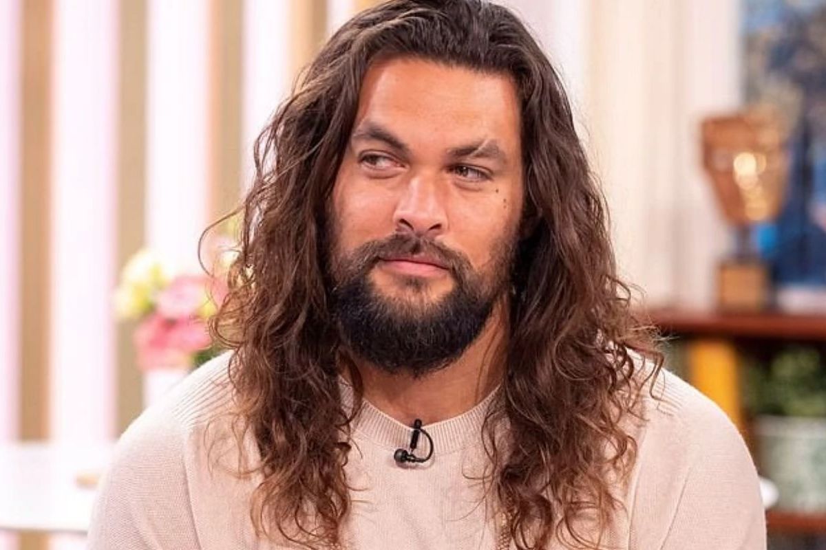 Jason Momoa does not want to wear clothes again and undresses in a live US  show