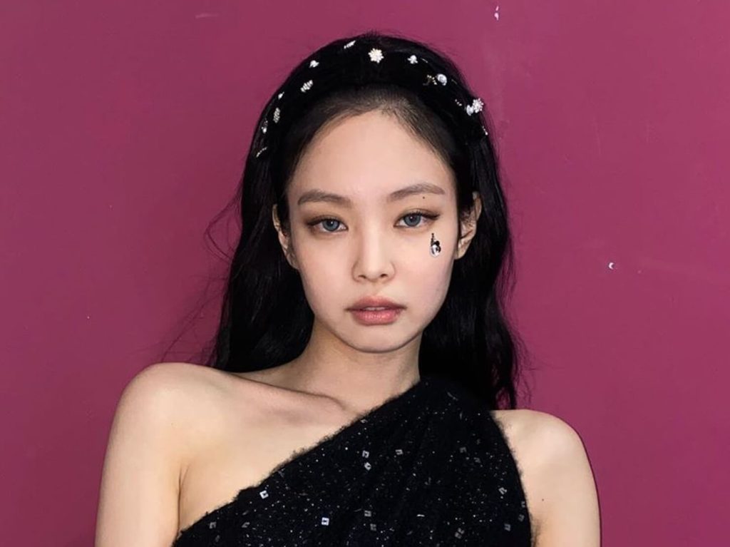 BLACKPINK's Jennie causes controversy by posting photo of two men kissing