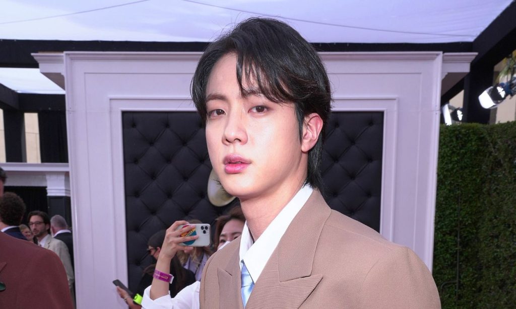 Photo of BTS' Jin working during Christmas in the military service has been leaked