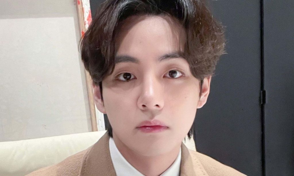 Taehyung of BTS posts video kissing his big love causing tenderness