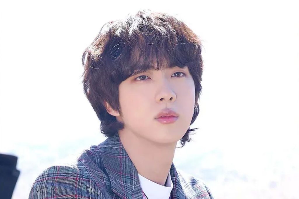 BIGHIT demands ARMY not to send gifts for BTS' Jin to its training center