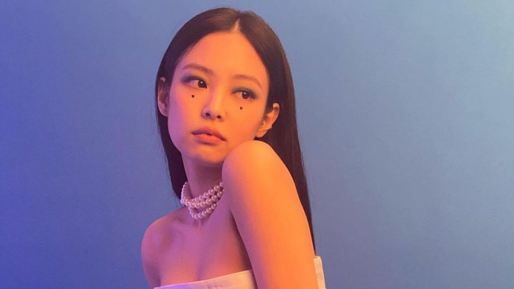 BLACKPINK's Jennie injured after fireworks accident