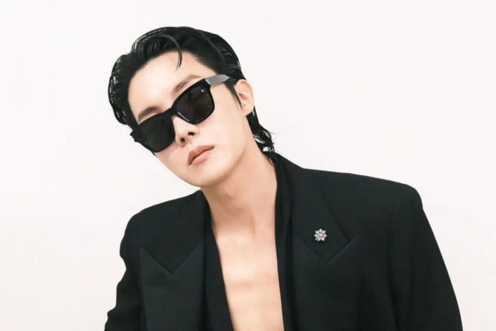 BTS' J-Hope suffered fall on Times Square stage at New Year's Eve concert