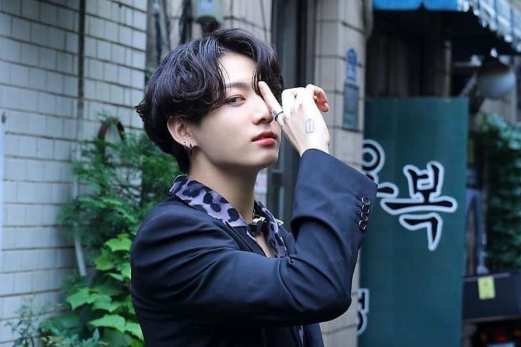 BTS' Jungkook confesses to sleeping with 'no clothes on' and drives ARMY wild