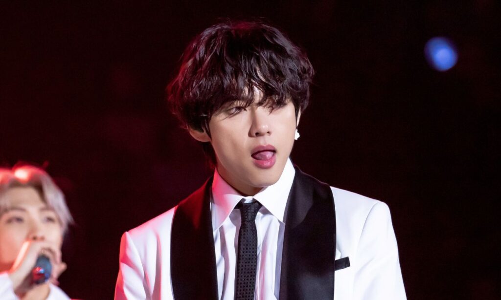 BTS' Kim Taehyung is caught having intense flirtation with a dancer