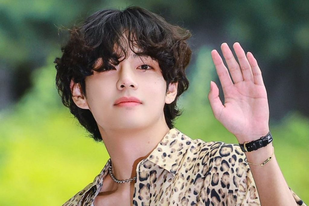 It's revealed that BTS' Taehyung has perfect face thanks to surgeries