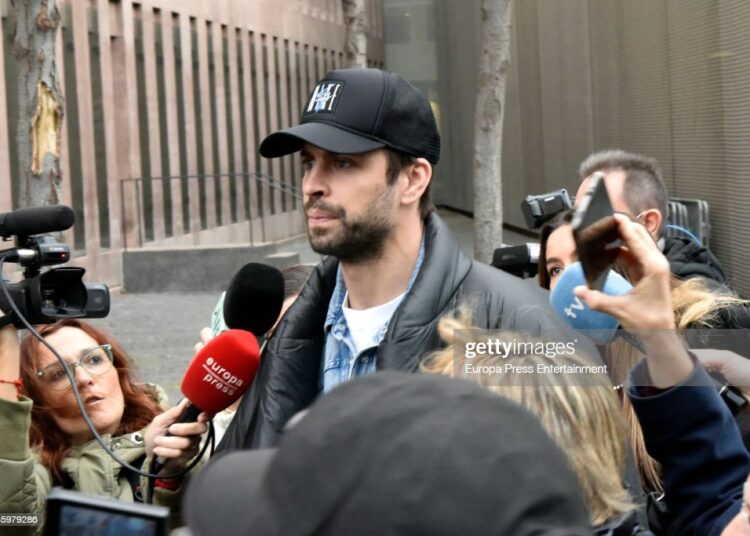 BARCELONA, SPAIN - DECEMBER 01: Gerard Pique leaving the Court of First Instance and Family No. 18 of Barcelona after ratifying the separation lawsuit and the agreement on the custody of his children, December 01, 2022, in Barcelona, Spain. (Photo By David Oller/Europa Press via Getty Images)