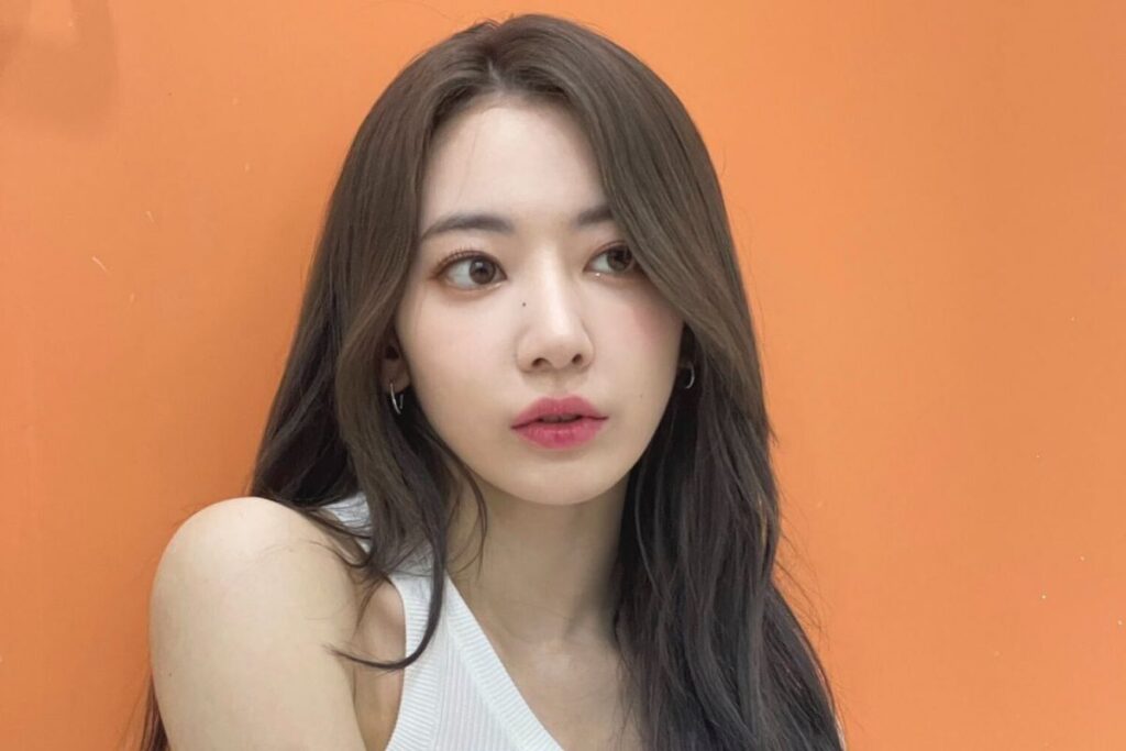 LE SSERAFIM's Sakura is suffering a serious illness that forces her to pause her presentations