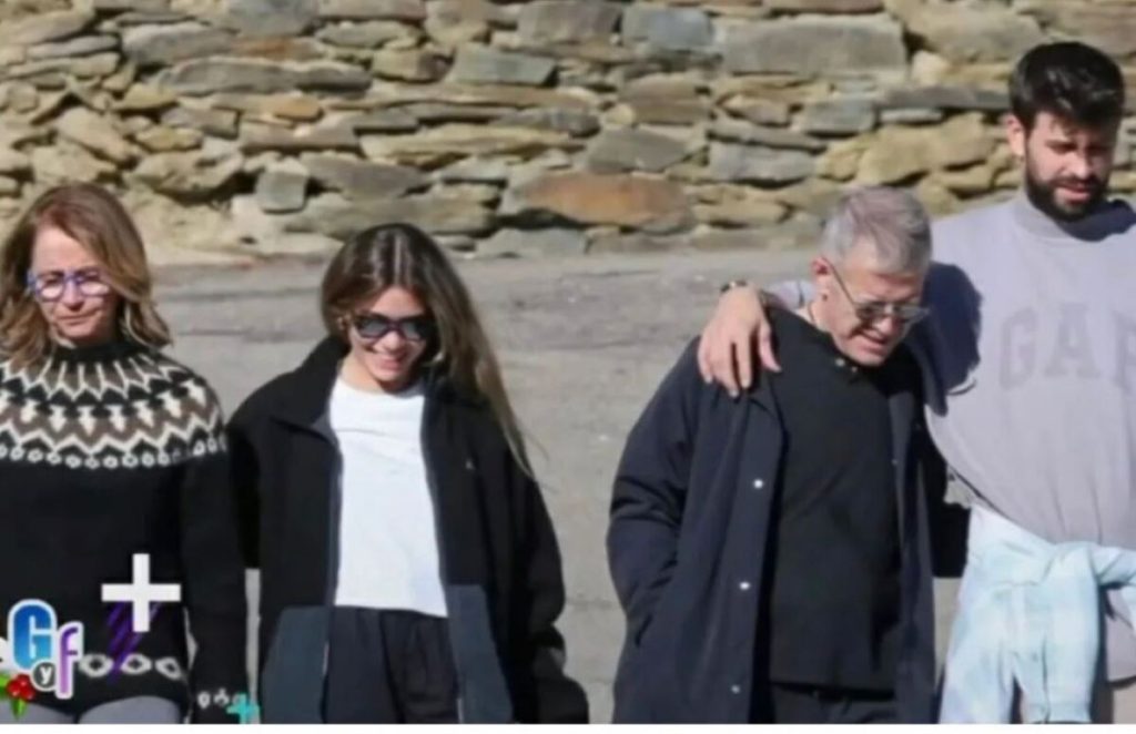 Pique's parents don't like Shakira, they prefer Clara Chia