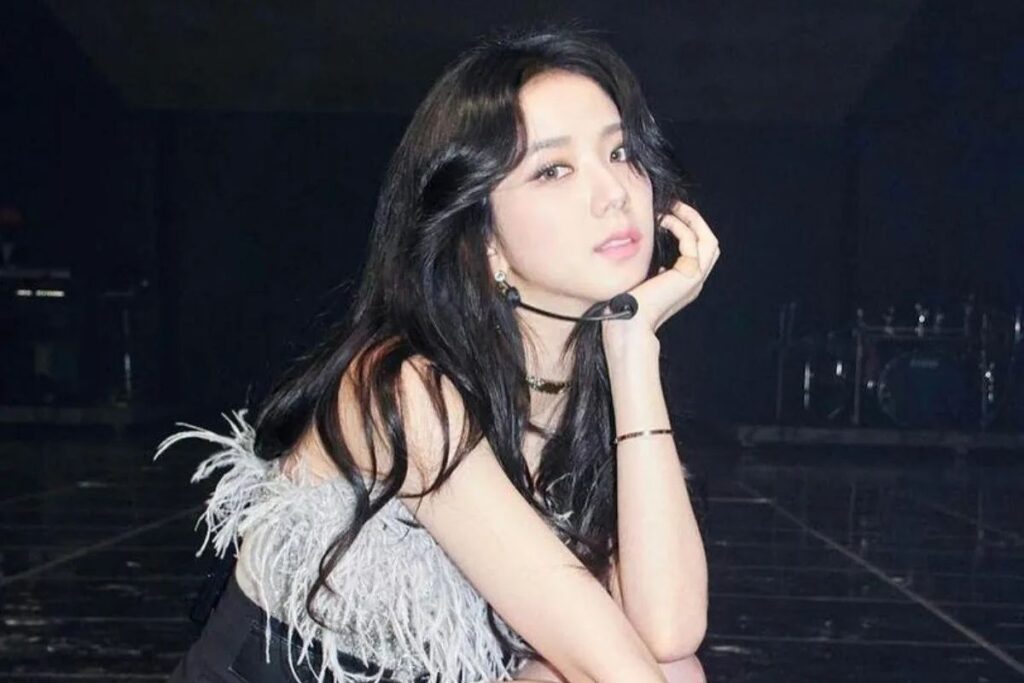 BLACKPINK's Jisoo began filming his solo MV at a secret location in the U.S.