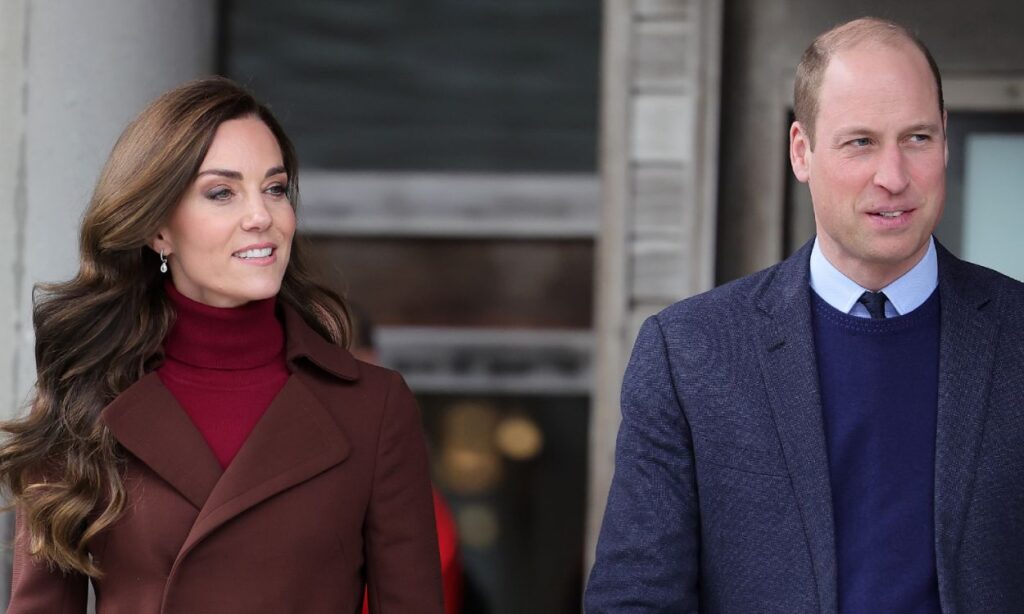 Kate Middleton spotted Prince William with his mistress at an exclusive hot spot