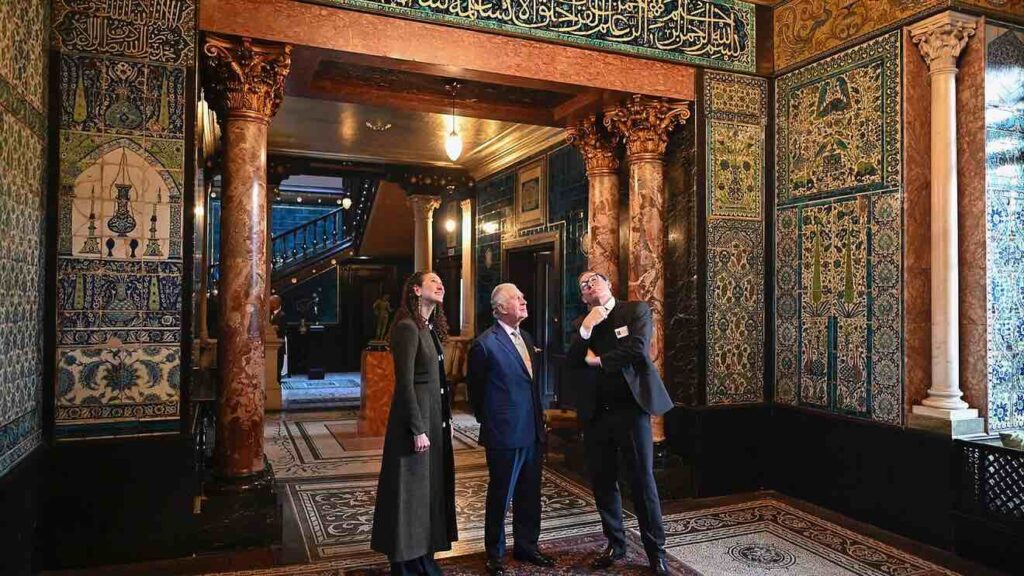 King Charles III spotted wearing torn clothing and worries the UK