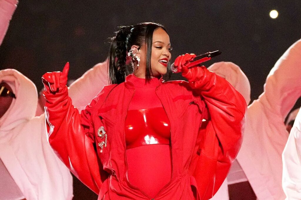 Rihanna surprises fans with great good news after Super Bowl halftime show performance
