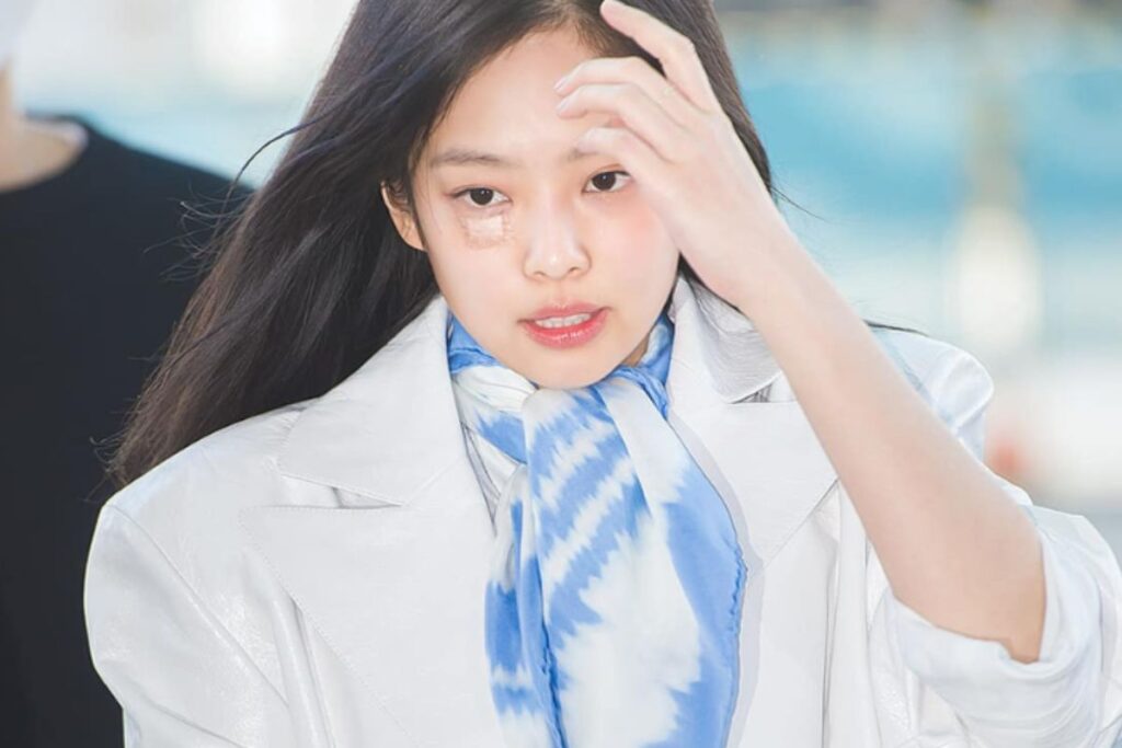 BLACKPINK’s Jennie makes first public appearance after falling down and getting injured