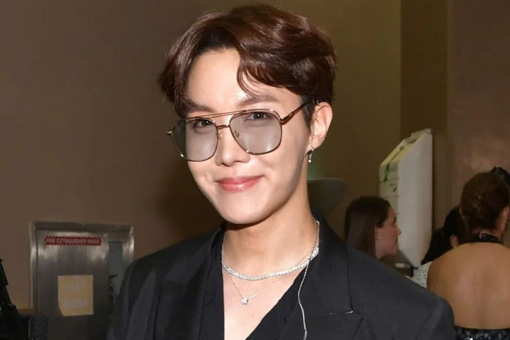 BTS' J-Hope and his sad farewell to 'his son' Mang before going to military service (VIDEO)