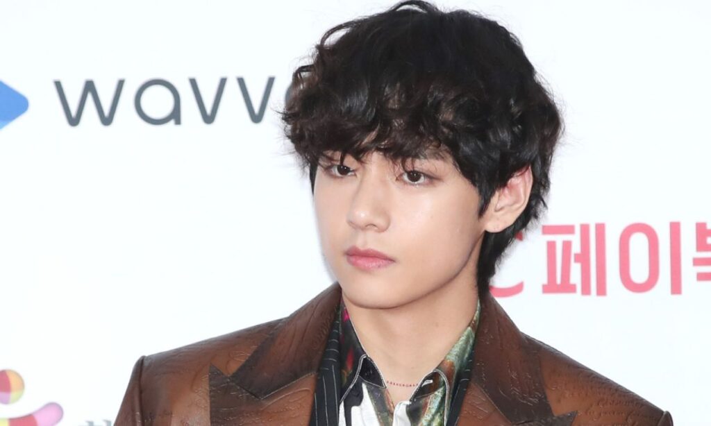 BTS' Taehyung gets extremely nervous when reading a letter from a girl