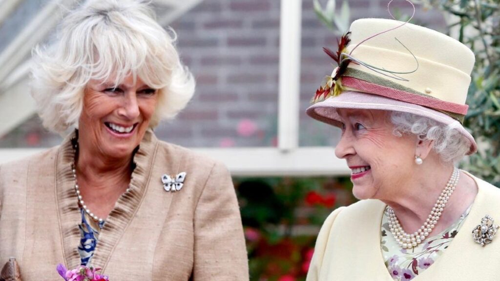 Camilla Parker stole high-value belongings from Queen Elizabeth II