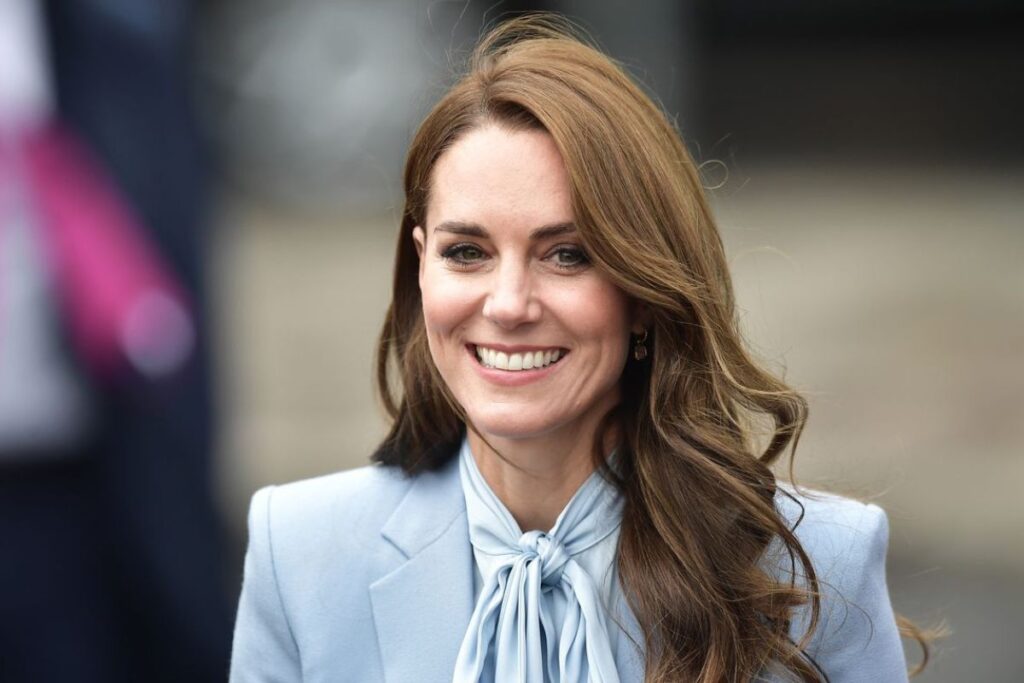Kate Middleton abandoned the Royal Family because she was overwhelmed