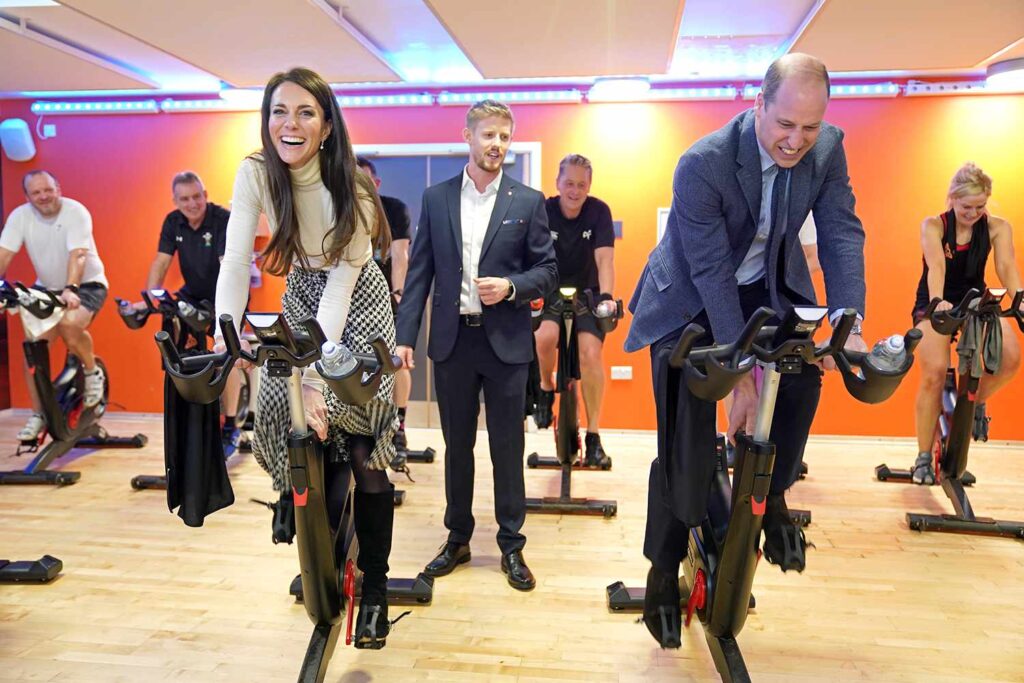 Kate Middleton mocks Prince William by making him look useless VIDEO