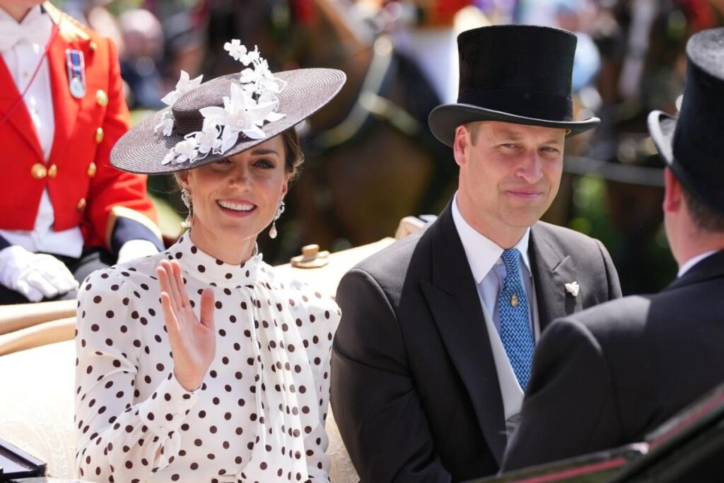 Kate Middleton shows herself happy with another man after walking away from Prince William