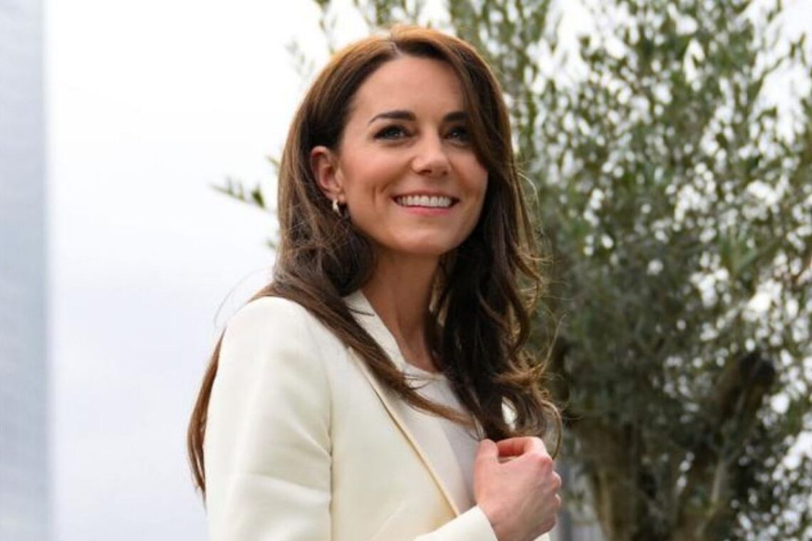 Kate Middleton's jaw-dropping bathing suit photos