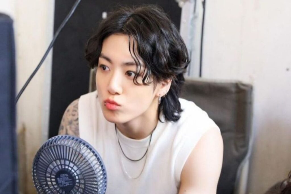 Leaked photo of BTS' Jungkook kissing a mysterious woman