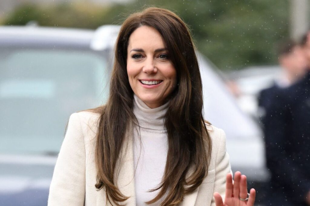Muslim leader refuses to shake hands with Kate Middleton causing her humiliating moment
