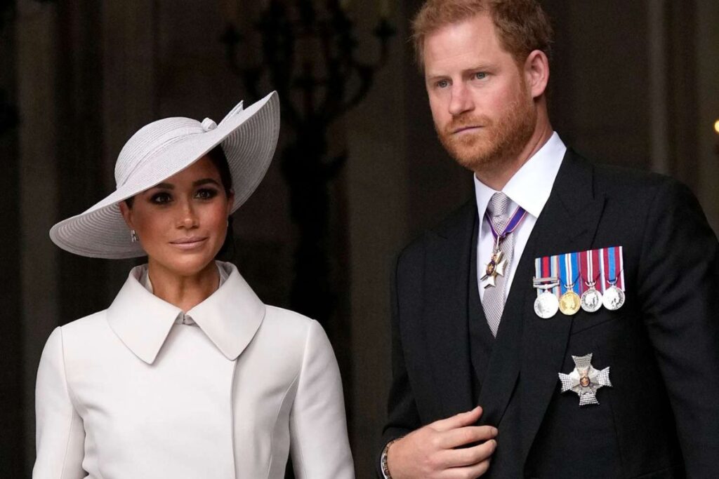 Prince Harry and Meghan Markle are alone and only have on friend in Buckingham Palace