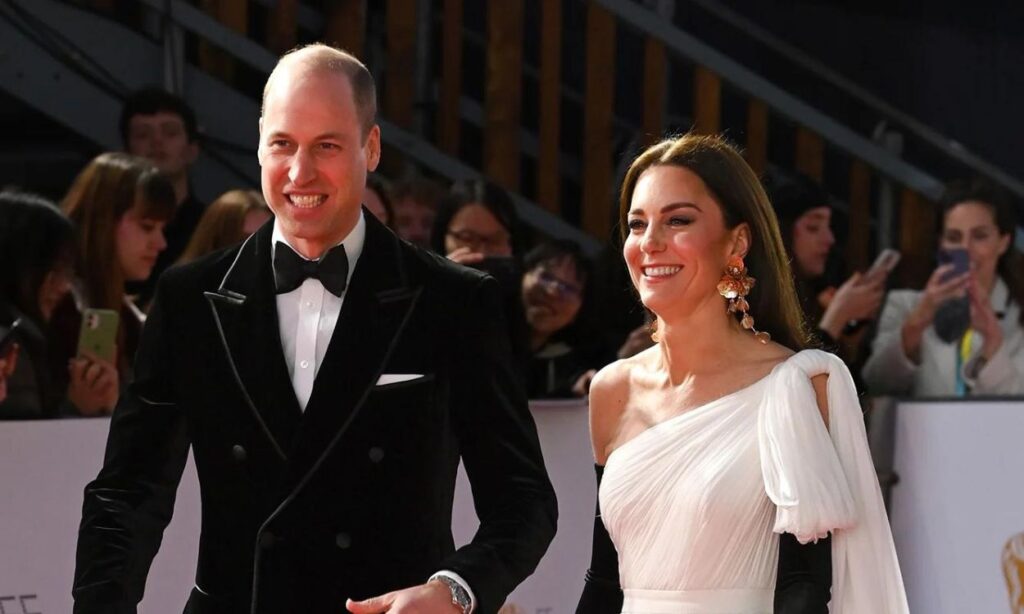 Prince William and Kate Middleton raise the popularity of the Royal Family