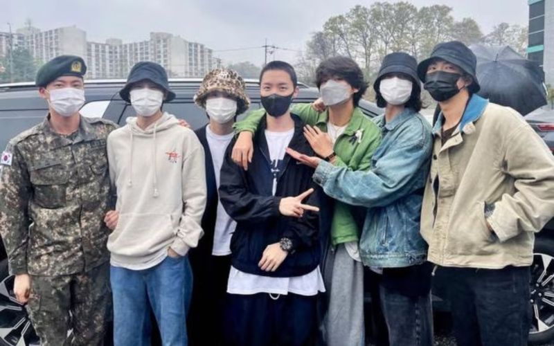BTS J-Hope had a very sad and emotional reunion with his bandmates before enlisting in the military