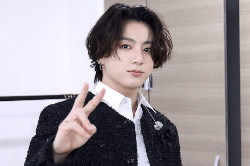 BTS' Jungkook drives ARMY crazy by singing a song in Spanish (VIDEO)