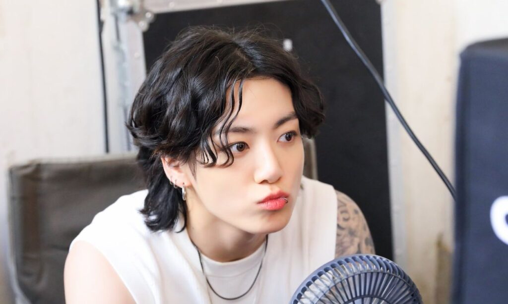 BTS' Jungkook was spotted with another mysterious girl and shocked his fans