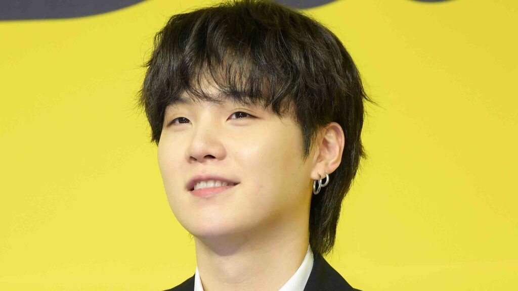 BTS' Suga reveals the songs that will be included in his album "D-DAY"